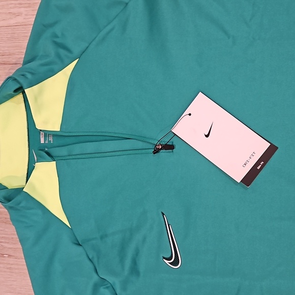 Nike Women's Strike Longsleeve Dri-Fit XL Slim Fit Top Brand New With Tags - Picture 3 of 6